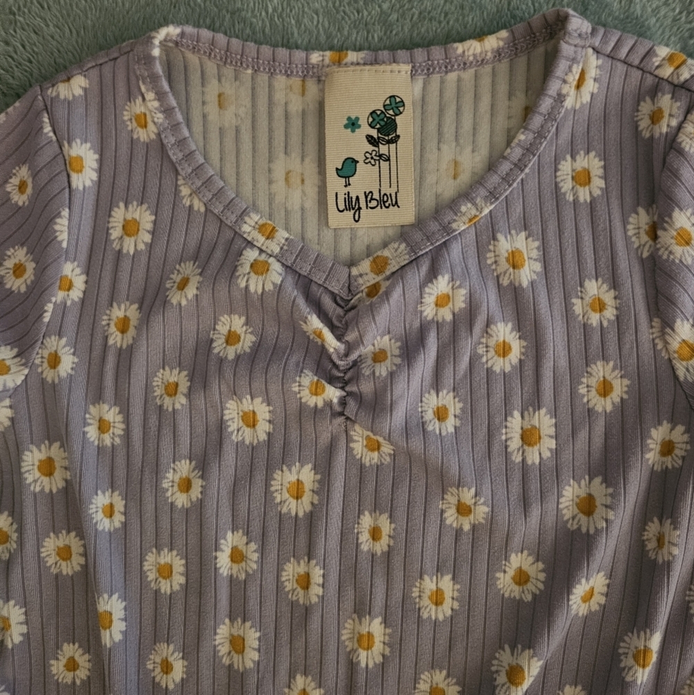 Lily Bleu Purple and White Daisy Matching Set - Picture 12 of 15